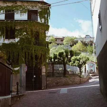 Maggiore Fuoco + Terrace Apartment